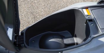scooter-50cc-mach-shift-r-coffre-spacieux-sous-selle